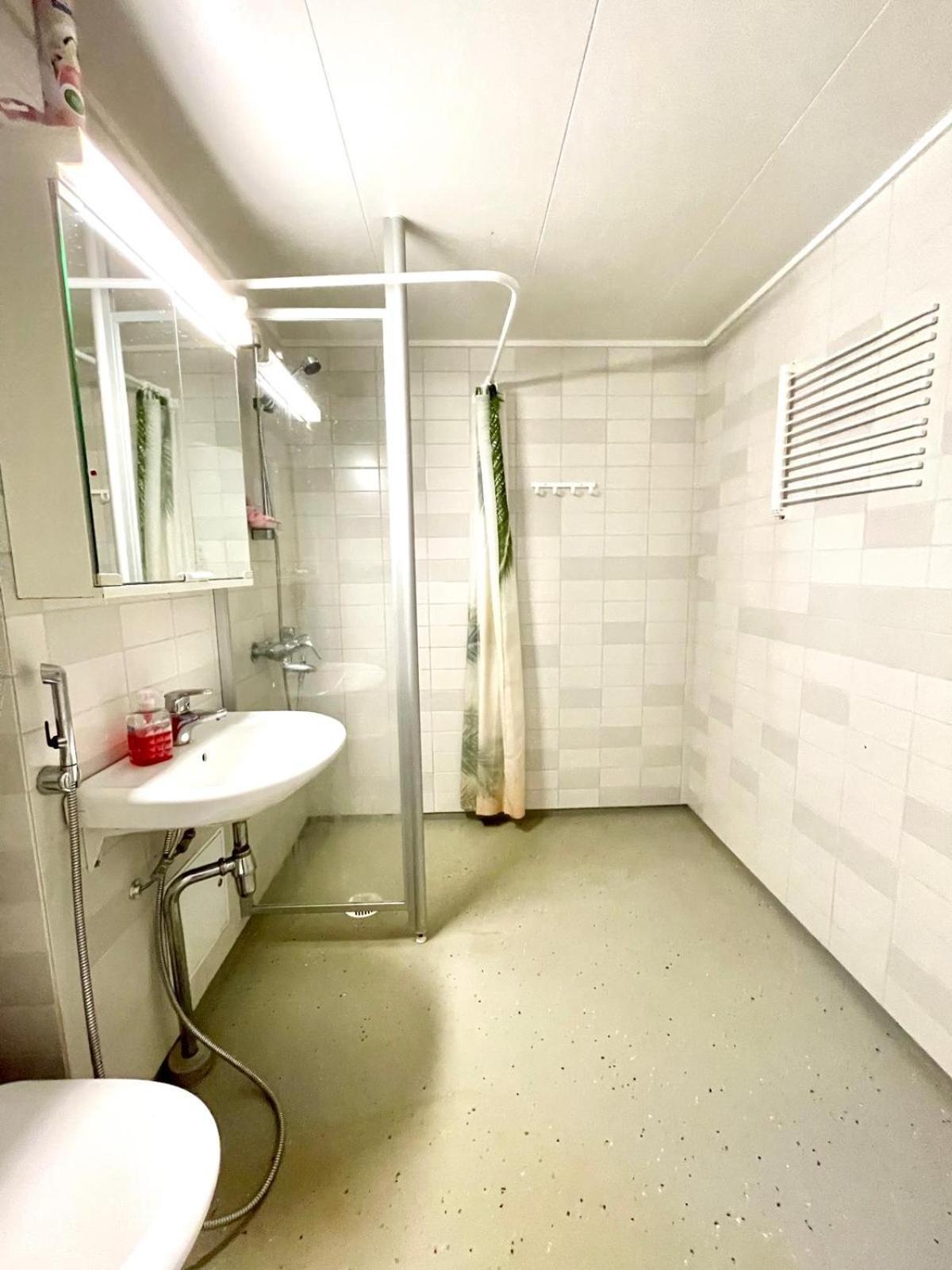 Separate Private Room, Near Airport Habitación en casa particular *